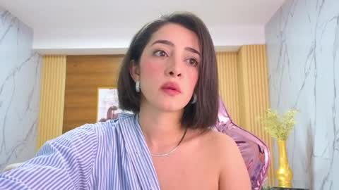 Sara  online show from May 23, 1:42 pm