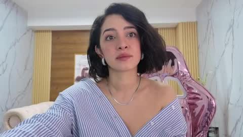 Sara  online show from April 27, 1:52 pm