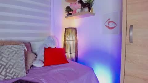   online show from March 3, 1:06 pm