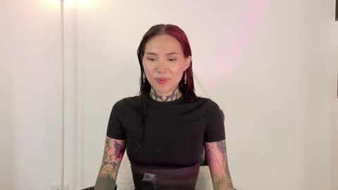 Sara online show from April 9, 2:11 pm