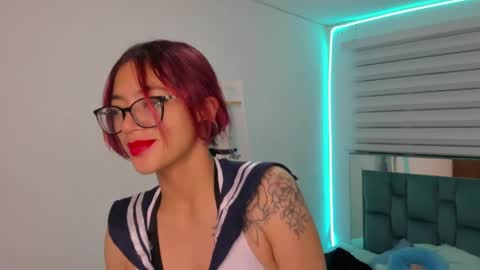 sara_red_x online show from May 26, 3:28 am