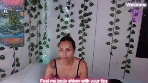 Snapshot of sara_thompson01 chatting on December 31, 5:33 am SARA online show from December 31, 5:33 am