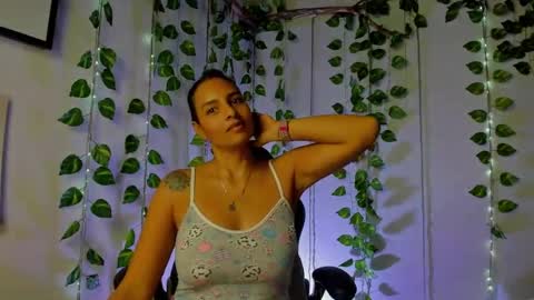 Snapshot of sara_thompson01 chatting on September 16, 5:04 am SARA online show from September 16, 5:04 am