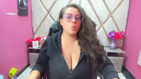 sara_thonson_ online show from February 3, 3:04 am