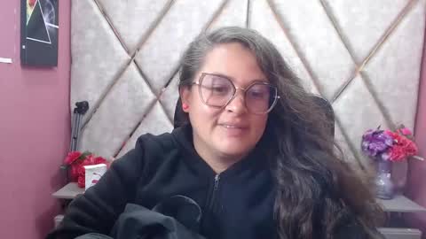 sara_thonson_ online show from February 19, 3:17 am