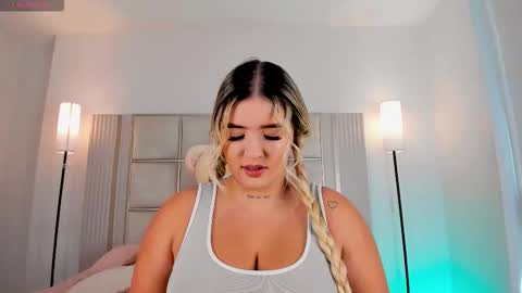 Sara Miller  online show from March 30, 8:30 pm