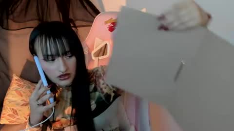 Sarah Ramirez online show from January 17, 3:55 am