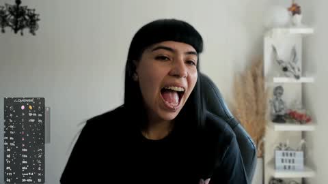 Sara online show from December 24, 3:47 pm