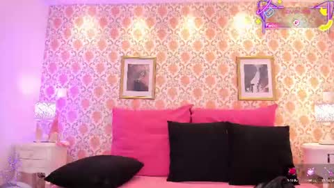 SaraAvila  online show from July 10, 10:53 pm