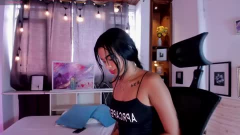 Snapshot of saracorraless chatting on February 26, 8:24 pm Sara Everyday From 1430 to 2130 Col Time online show from February 26, 8:24 pm
