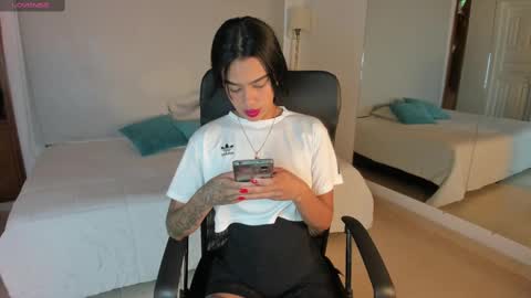 Snapshot of saracorraless chatting on March 7, 6:54 pm Sara Everyday From 1430 to 2130 Col Time online show from March 7, 6:54 pm