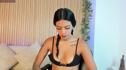Snapshot of saracorraless chatting on September 19, 12:04 pm Sara Everyday From 1430 to 2130 Col Time online show from September 19, 12:04 pm
