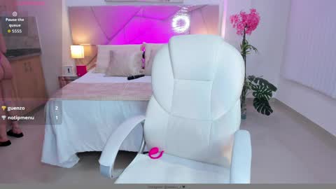 saracruz online show from March 30, 2:22 am