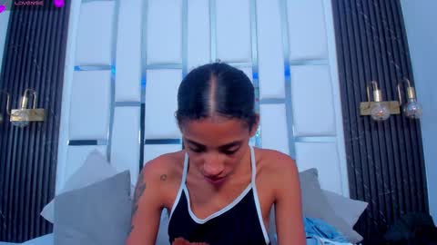Snapshot of sarah_ashbourne chatting on October 4, 2:11 pm sarah_ashbourne online show from October 4, 2:11 pm