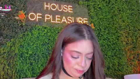 Sarah Bonneth online show from February 25, 12:26 pm