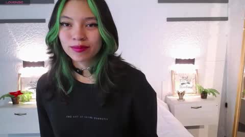 Sarah online show from February 6, 3:15 pm