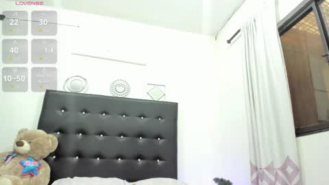 Snapshot of sarah_lowee chatting on September 21, 7:56 pm sarah_lowee online show from September 21, 7:56 pm