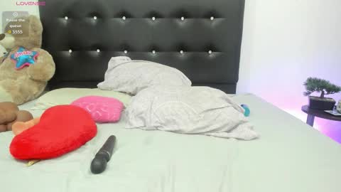 Snapshot of sarah_lowee chatting on September 24, 10:20 pm sarah_lowee online show from September 24, 10:20 pm