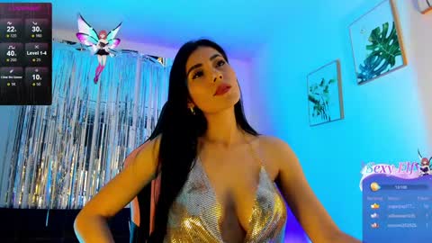 Snapshot of sarah_perez1 chatting on February 2, 12:19 am INSTAGRAM...sarah22 p online show from February 2, 12:19 am