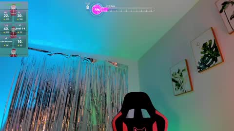 Snapshot of sarah_perez1 chatting on December 22, 3:22 am INSTAGRAM...sarah22 p online show from December 22, 3:22 am