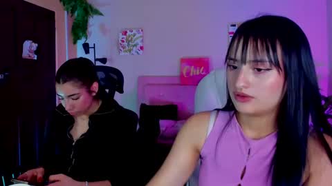 Sarah Ramirez online show from March 8, 1:04 am