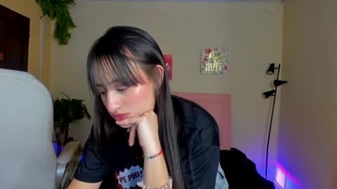 Sarah Ramirez online show from December 3, 4:57 am