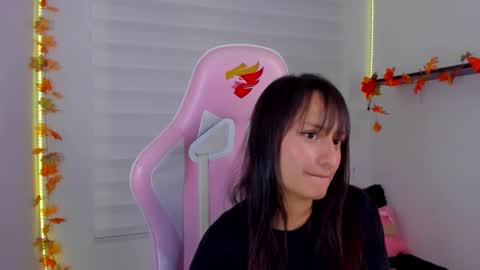 Sarah Ramirez online show from November 13, 4:44 am