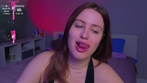 Sarah online show from April 11, 11:30 pm