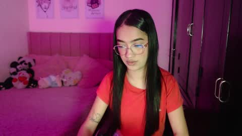 Sarah online show from February 18, 6:39 pm