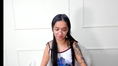 Sarah online show from March 5, 4:58 pm