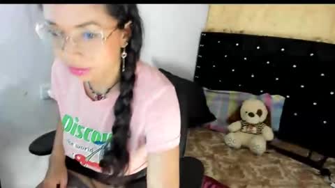 Snapshot of sarah_sweett chatting on October 18, 7:26 pm Sarah online show from October 18, 7:26 pm