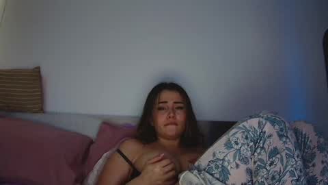 sarah_tailorr online show from June 9, 5:45 pm