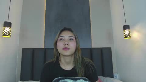 Sarah Evans online show from March 12, 3:35 am