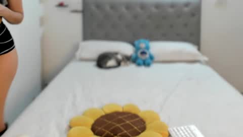 Snapshot of sarahgrant_ chatting on March 9, 2:39 am sarahgrant_ online show from March 9, 2:39 am
