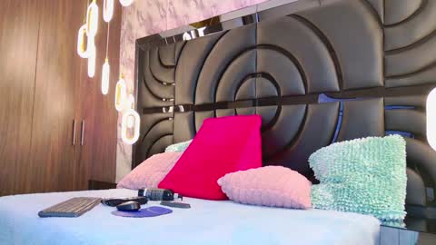 Snapshot of sarahgrey18 chatting on January 30, 11:33 am Sarah online show from January 30, 11:33 am