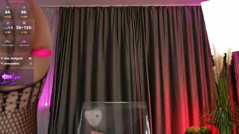 Sarahjadore online show from September 22, 7:23 pm