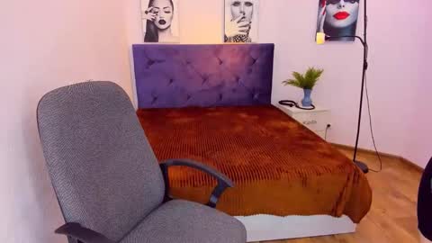 Sarah online show from January 6, 12:35 pm