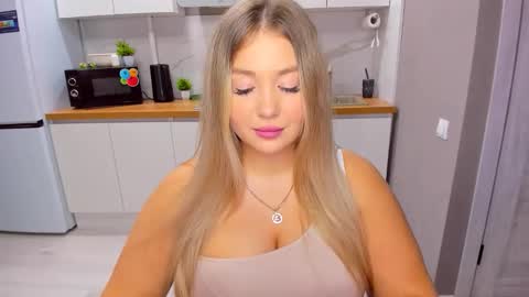 Sarah online show from October 20, 3:15 pm