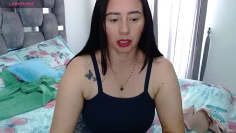 Snapshot of sarahott_1 chatting on September 29, 8:25 pm Lia online show from September 29, 8:25 pm