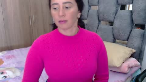 Snapshot of sarahott_1 chatting on January 29, 1:05 am Lia online show from January 29, 1:05 am