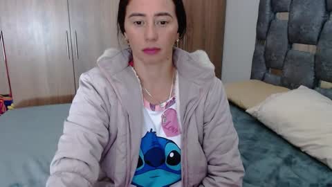 Snapshot of sarahott_1 chatting on February 28, 3:37 pm Lia online show from February 28, 3:37 pm