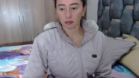 Snapshot of sarahott_1 chatting on January 30, 12:27 pm Lia online show from January 30, 12:27 pm