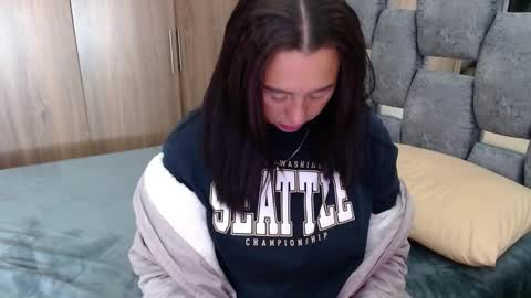 Snapshot of sarahott_1 chatting on March 12, 1:03 am Lia online show from March 12, 1:03 am