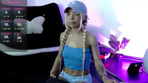 sarahraiynex online show from June 11, 10:23 am