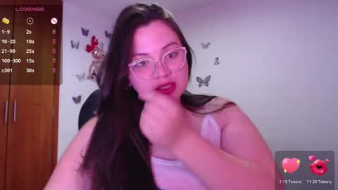 Snapshot of sarahros1 chatting on February 26, 1:57 am Sarah online show from February 26, 1:57 am