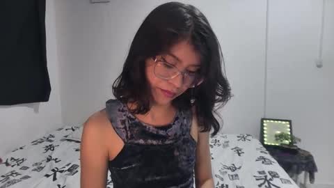 Sarah  online show from November 18, 7:37 pm