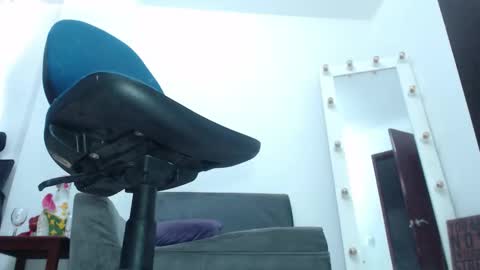 Snapshot of saralovens chatting on October 13, 1:47 pm Saraloves online show from October 13, 1:47 pm
