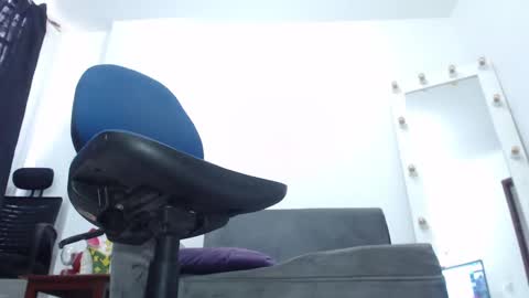 Snapshot of saralovens chatting on October 8, 1:48 pm Saraloves online show from October 8, 1:48 pm