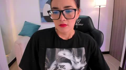 I am Sara  online show from April 9, 4:04 am