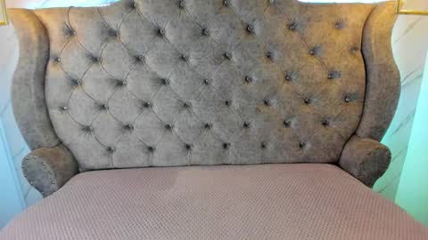   online show from January 11, 11:02 am